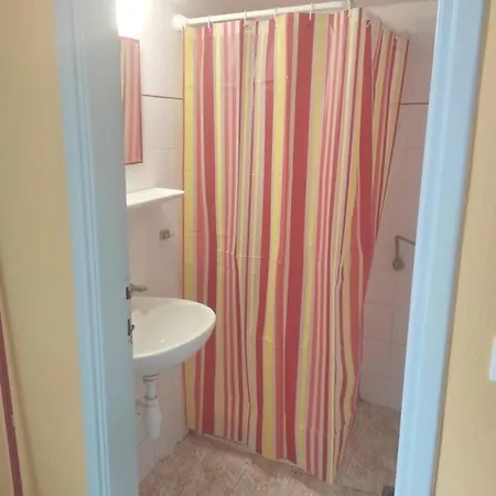 Apartment With 2 Bedrooms In With Wonderful Sea View Enclosed Garden And Wifi