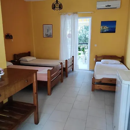 With 2 Bedrooms In With Wonderful Sea View Enclosed Garden And Wifi Apartment