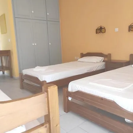With 2 Bedrooms In With Wonderful Sea View Enclosed Garden And Wifi *